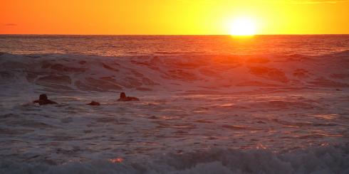 Costa Rica Surfer Sonnenuntergang 